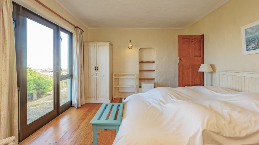 6 Bedroom Property for Sale in Suiderstrand Western Cape